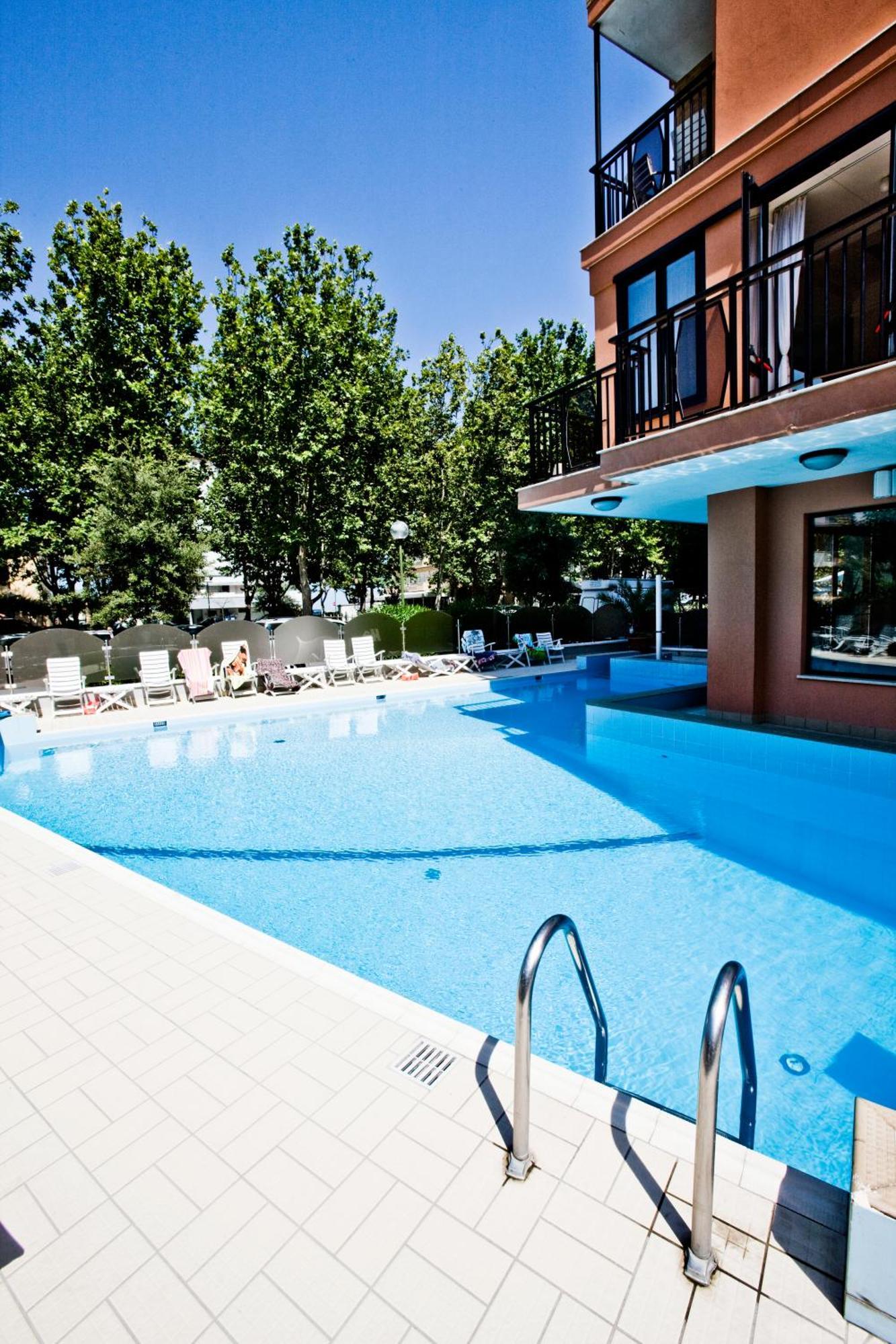 Hotel Apollo Cesenatico Esterno foto