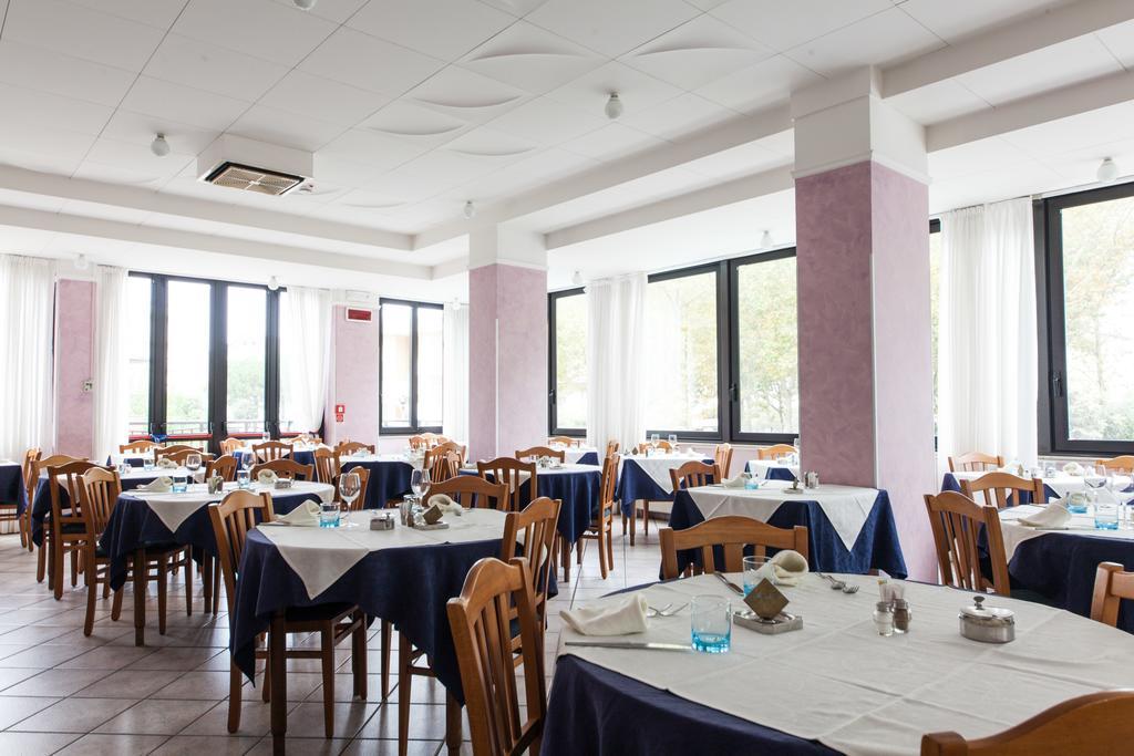 Hotel Apollo Cesenatico Esterno foto