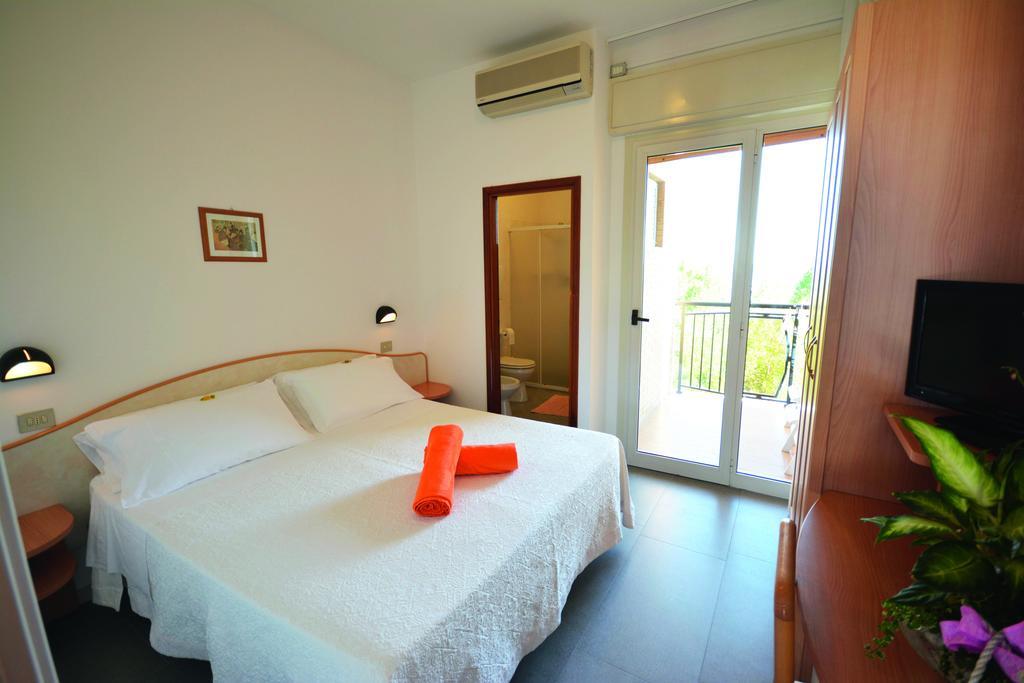 Hotel Apollo Cesenatico Esterno foto